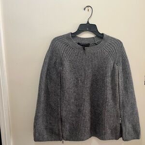 BCBG Cocoon sweater M/L
